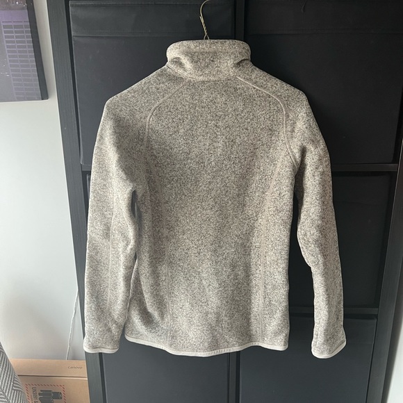 🥰 SOLD 🥰 Patagonia Oatmeal 1/4-Zip Better Sweater - Picture 3 of 4